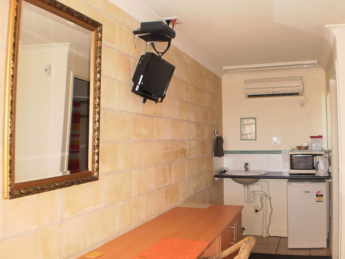 Country View Motel Ilbilbie Ngoại thất bức ảnh